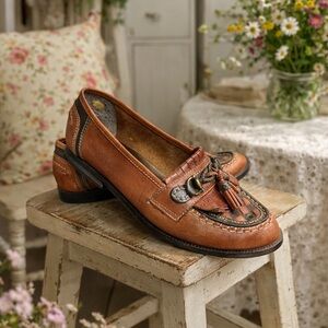 Vintage 1990s Brown Leather, Woven, Fringe Tassel Loafers